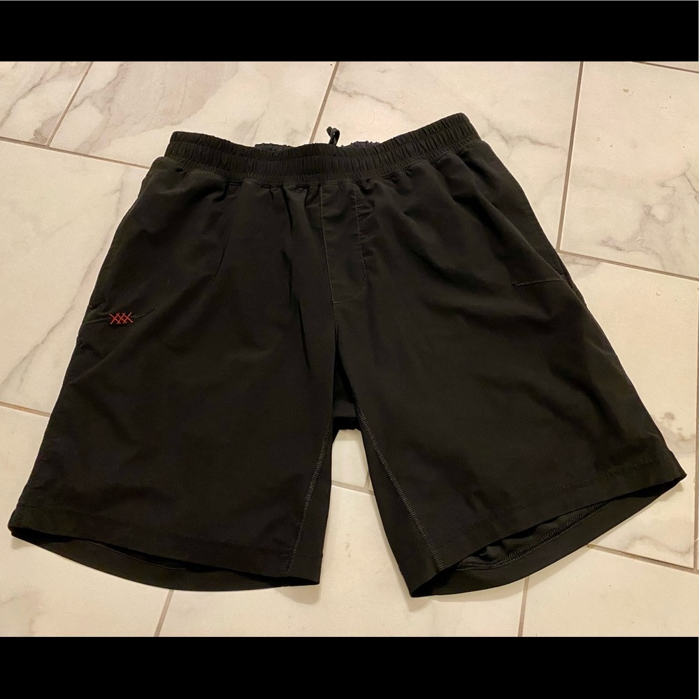 Rhone 9” Versatility short with liner
